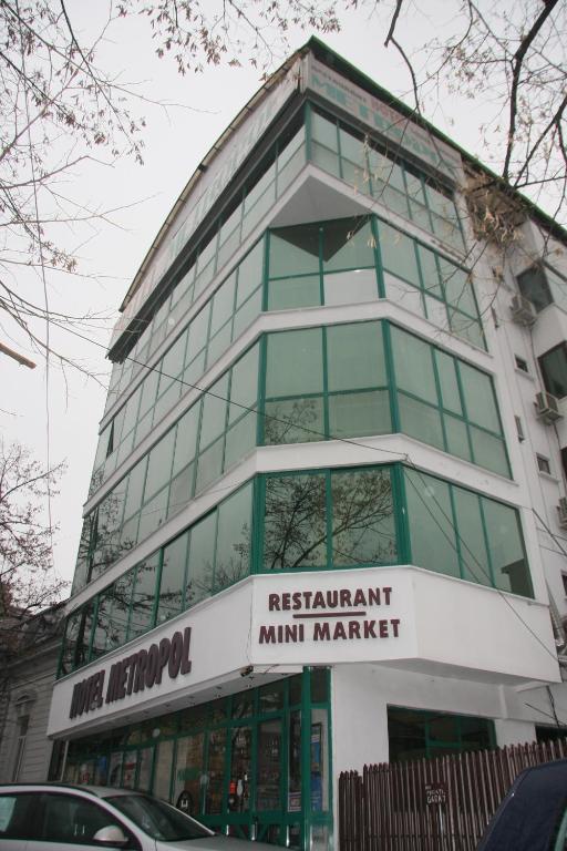 梅特罗普尔酒店 皮特什蒂 外观 照片